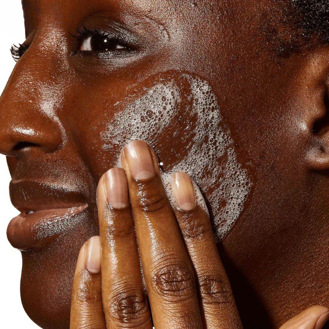 CeraVe SA Smoothing Cleanser for Dry, Rough & Bumpy Skin - The Body Essential