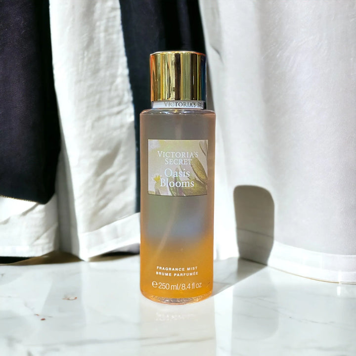 VICTORIA’S SECRET Oasis Bloom Body Mist - The Body Essential