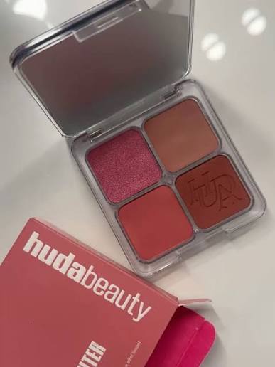 Huda Beauty Blush Filter Palette